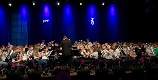 Mais cette nuit la plus courte de l'année, marquant le début de l'été, sera tout de même un jour festif. Fete Des Musiques Grueriennes 2019 La Liberte