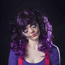 Künstliche zombie haut selber zu machen, geht auch ganz leicht. Schmink Tutorial Horror Doll Schminken