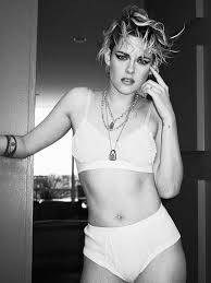 Black And White The Dawn Of Justice Full Movie Download In Hindi 480p Pin By Mosa On Jennifer Aniston In 2020 Kristen Stewart Kirsten Stewart Cute Celebrities
