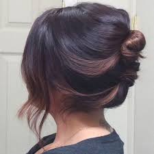 Chignon basso e spettinato small things blog, up hairstyles, pretty hairstyles, wedding hairstyles. Chignon Basso Alto Rapido Scomposto E Ordinato