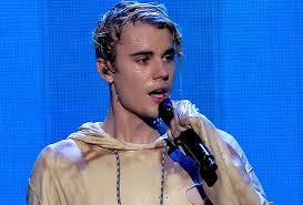 Justin bieber's hair has had quite the year. Video Justin Bieber Amas 2015 American Music Awards Performance Tvline