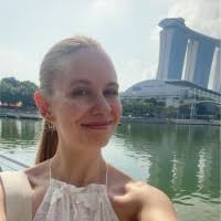 100+ perfiles de «Hélène _»