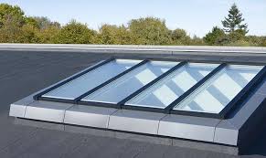 Verrieres Modulaires Velux Pour Les Maisons En Toit Plat Permettant De Creer Une Verriere De Grande Dimension Pour Votre Maiso In 2020 Velux Skylights Flat Roof Velux