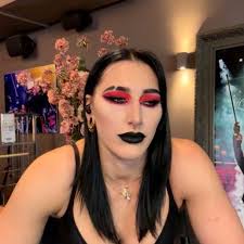 Carly Lee (@BritainBaby4L)