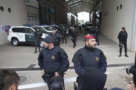 Información y noticias relacionadas con el referéndum de independencia que el govern catalán organizó el pasado 1 de octubre. Referendum 1 O El Gobierno Pone A Un Coronel De La Guardia Civil Al Frente De Toda La Policia En Catalunya Publico