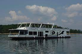 Feb 22, 2021 · nestled among the rolling hills of central missouri, the lake of the ozarks is one of the top fishing and golfing destinations in america's heartland. Houseboat Vacation Destinations Discover Boating