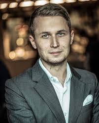 Dennis Schacht's Instagram, Twitter & Facebook