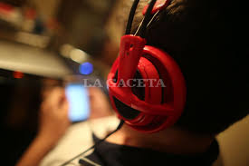 Este es un juego multijugador, diseñado para que varios jugadores puedan conectarse y disfrutar de sus excelentes funciones. Free Fire Y Minecraft Juegos Que Causan Furor En Los Tucumanos La Gaceta Tucuman