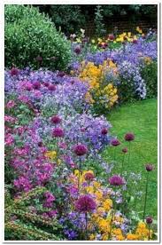 32 Simple And Low Maintenance Ideas For The Front Yard Beautiful Flowers Garden Flower Garden Design Cottage Garden Design