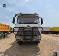 Sinotruk HOWO New LHD/Rhd 8X4 371HP 50t 12 Wheels Dumper/Tipper/Dump Truck Price for Mining/Construction