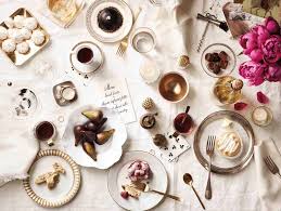 Elevate your plain and usual cheesecake to make a bold statement at your next dinner party. Luxde 189708 Cuisine Dinner Party High Exquisite Taste