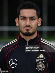 35 Photos & High Res Pictures