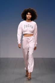 Apparel tended to be very bright and vivid in appearance. 30 80s Fashion Trends Making A Comeback Nostalgic 80s Trends Now