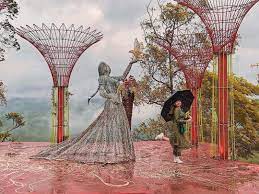 Ice cream world malang, hadir untuk memenuhi keinginan wisatawan berfoto di spot unik. Spot Foto Kebaya Malang 10 Spot Foto Instagramable Tema Vintage Di Malang Selain Pemandangan Alam Simak Deretan Spot Foto Terbaik Di Coban Rondo Yang Bisa Traveler Gunakan Berikut Ini Racadmal