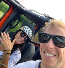 She said yes 🕺🏼💍 @lil.rissy @ Montauk, New York