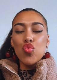 Candice Mahoney's Instagram, Twitter & Facebook