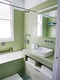 Desain kamar mandi minimalis sangat populer serta disukai banyak orang, karena modelnya yang terlihat bersih dan simpel. 9 Desain Kamar Mandi Minimalis Dengan Bathtub Bisa Buat Rumah Kecil Rumah123 Com
