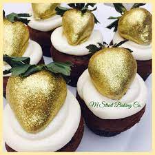 Treat your taste buds to a variety of flavors with a box of white chocolate and semisweet chocolate dipped strawberries, or a box of chocolate dipped strawberries paired with other chocolate. Gold Chocolate Covered Strawberry M Street Baking Co Facebook