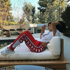 King S Dallas Kylie Jenner Fotos Adidas Mujer Ropa Trajes Kylie Jenner