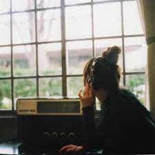 Once upon a time, you had to cough up some cash if you wanted to listen to music. Tumblr Musik Horen Podcast Erfulltes Leben
