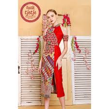 Bahan sifon juga bisa digunakan untuk membuat atasan bagi wanita. 30 Desain Baju Batik Wanita Modern Casual Kombinasi Terbaru