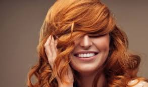 Verfall jetzt nicht in panik, sondern behandle dein haar einfach mit vitamin c, um die laura martin, eine lizenzierte kosmetikerin, erklärt: Haare Aufhellen Diese 7 Hausmittel Bleichen Schonend Naturlich