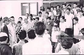 Tun haji abdul razak bin dato' hussein smn kstj was the second prime minister of malaysia, serving from 1970 to 1976. Remembering The Father Of Development