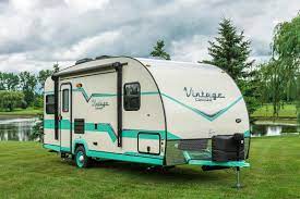 Turn the world into your back yard explore everything from the wilderness to the big city; Overview Vintage Cruiser Light Weight Trailers Gulf Stream Coach Inc