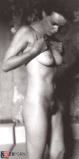 Claire Nebout (Nue) - ZB Porn