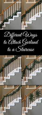 Different Ways To Attach Garland To A Staircase For Christmas Decorating Ideas Or Any Other Occasion Vacanze Di Natale Decorazioni Di Natale Scale Di Natale