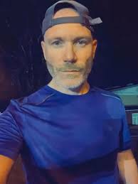 🌟🏃‍♂️ **Welcome Back, Derek Easton!** 🏃‍♂️🌟 Derek is back for his  second year at the Dia de los Muertos Endurance Run, and this time he's  aiming high! 🌺💀 After last year's impressive