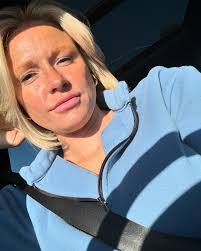 Ashlee Starr's Instagram, Twitter & Facebook