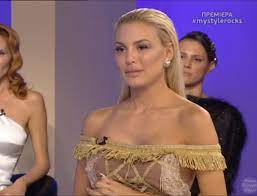 Το νέο επεισόδιο του reality μόδας του σκαϊ, ήθελε το ξανθό μοντέλο να επιλέγει το κατάλληλο look, προκειμένου να βγει με την ανιψιά της στα καταστήματα. My Style Rocks Ale3andra Esy H Omorfh Toy Rialiti Prin Tis Epembaseis Blog
