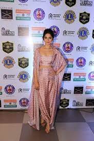 Jennifer Winget Karan Grover Ex Wife Bio Height Age Husband Family Jennifer Winget Indian Actresses Indian Dresses