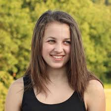 Lea Schafer's Instagram, Twitter & Facebook