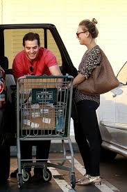 After dating for two years after having first met, henry cavill decided to pop the question and propose to whitaker!his rep confirmed to the hollywood reporter that the actor did, in fact, propose to ellen whitaker on may 3, 2011, causing fans. Pin Auf Henry Cavill