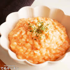 ケチャップで簡単！レンジでたった３分で完成！】リピ間違いなし♪『トマトチーズリゾット』の作り方 - てぬキッチン
