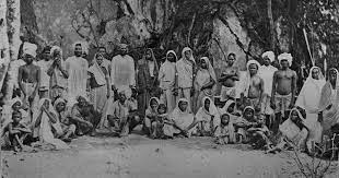 Dengan kadar upah yang rendah dan tidak tetap, masyarakat india tidak terutamanya di sektor pembuatan, kebanyakan pekerjaan yang dilakukan oleh mereka adalah pekerja am. Sejarah Kedatangan Orang India Ke Tanah Melayu Atau Malaya Semasa Zaman British Iluminasi