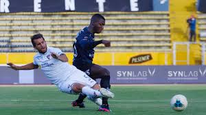 Ficha de juan carlos caicedo solís: Moises Caicedo Elegido El Mejor Futbolista Ecuatoriano Del 2020 Por El Periodismo Byron Castillo Y Damian Diaz Completan Podio Campeonato Nacional Deportes El Universo