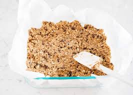 It passes the picky eater seal of approval, the husband seal of approval, sister seal of approval and fellow mommy seal of approval. Easy Homemade Granola Bars No Bake I Heart Naptime