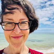 Fiona Begg is a Toyohari teacher, practitioner and long-term acupuncturist.  Watch the video to learn more about Fiona. #acupuncture #toyohari  #japaneseacupuncture #meridiantherapy #traditionaleastasianmedicine