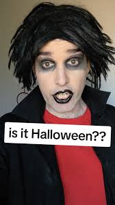 going out, looking like i do. #gothcomedy #gothproblems #halloween