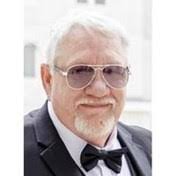 Desmond Stapleton's Instagram, Twitter & Facebook