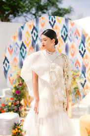 Jubah putih pengantin perempuan ::~. Prediksi Tren Pernikahan 2021 Inspirasi Dekorasi Pernikahan Hingga Makeup Pengantin Terkini Bridestory Business Blog