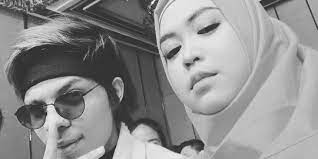 Atta merupakan youtuber dengan jumlah pengikut (subscriber). Ria Ricis Unggah Foto Bareng Atta Halilintar Warganet Pengantin Baru Merdeka Com