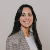 Elizabeth Pirrotta's Instagram, Twitter & Facebook