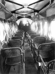 مقاعد الركاب في طائرة من طائرات خطوط طيران إمبريال Imperial Airlines عام 1936 Rare Historical Photos Airplane Interior Historical Photos