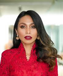 Fazbulous Raya 2024 Tq @missfazura for always thinking of me❤️ Make up  @khirkhalid Hair @yusofruzaimi Photo @ryanmohamad