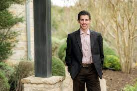 A Guy Wearing A Suit Outdoors Outside Tips Ideas Outfits Senior Portraits Photos Austin Tx Senior Portraits Austin Senior Portraits Senior Photos