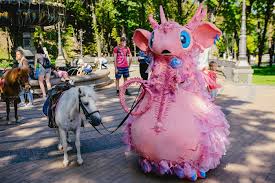 We did not find results for: Maskarad Kto Skryvaetsya Pod Fantasticheskoj Drakoshej Stilnym Baranom Reperom I Rycarem Novosti Na Kp Ua